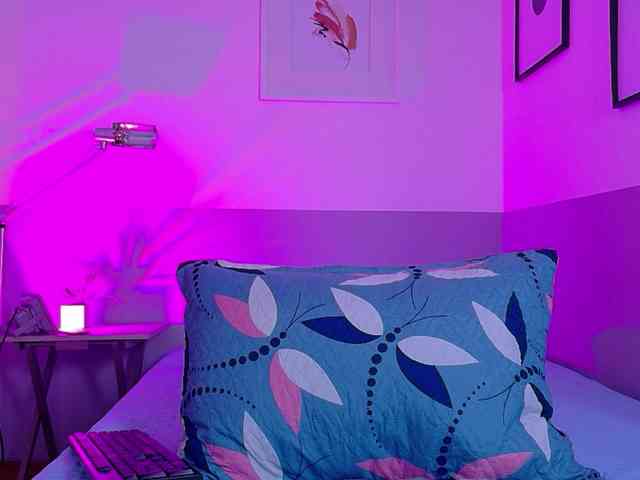 HazelLatina webcam