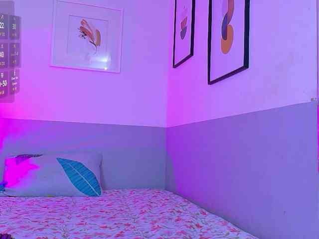 HazelLatina webcam