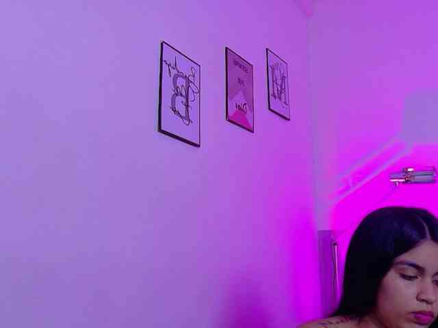 HazelLatina webcam