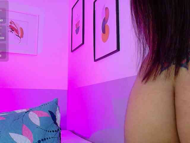 HazelLatina webcam