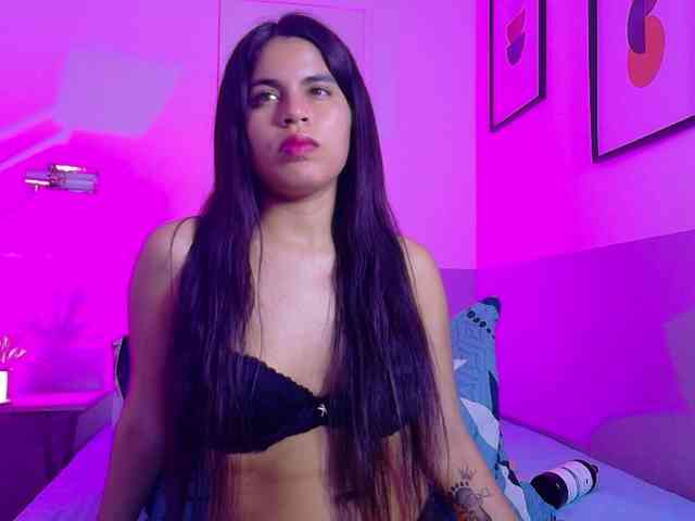 HazelLatina webcam