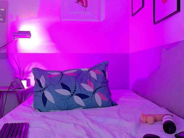 HazelLatina webcam