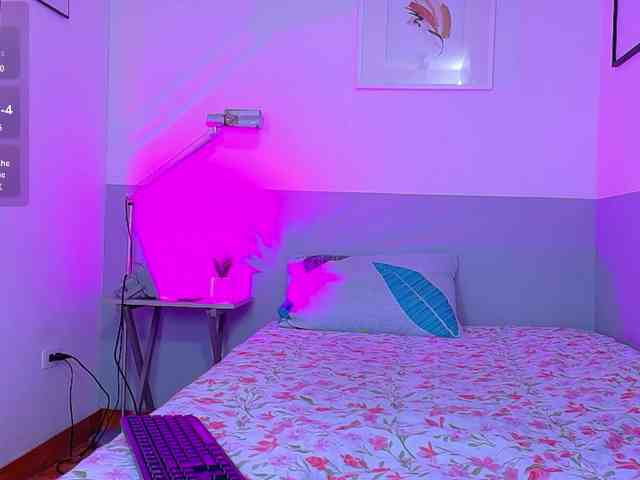 HazelLatina webcam