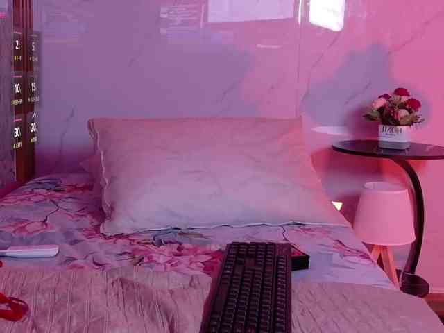 HazelLatina webcam