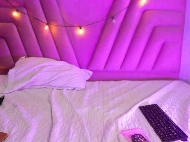 HazelLatina webcam