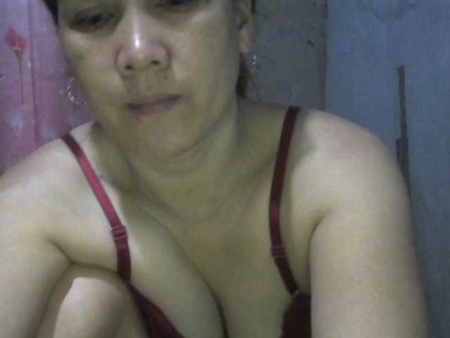 hellokiffy live cam on BongaCams