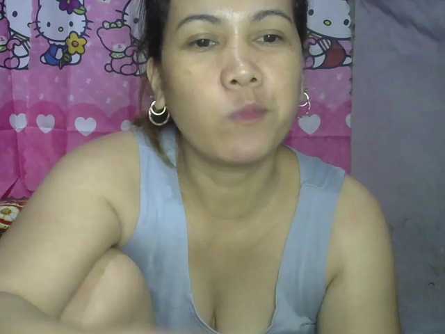 hellokiffy live cam on BongaCams