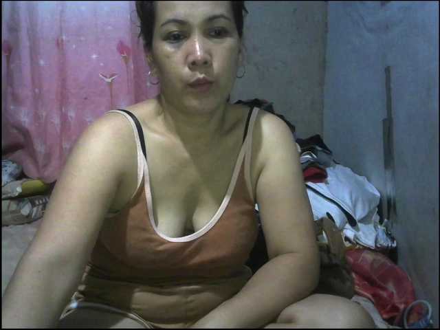 hellokiffy live cam on BongaCams