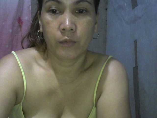 hellokiffy live cam on BongaCams