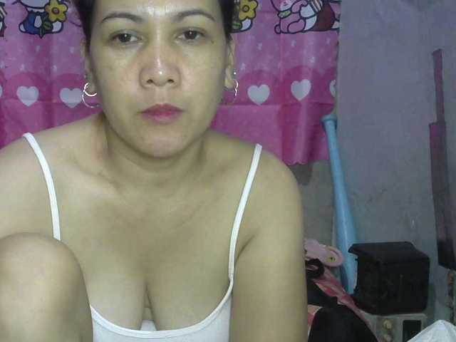 hellokiffy live cam on BongaCams