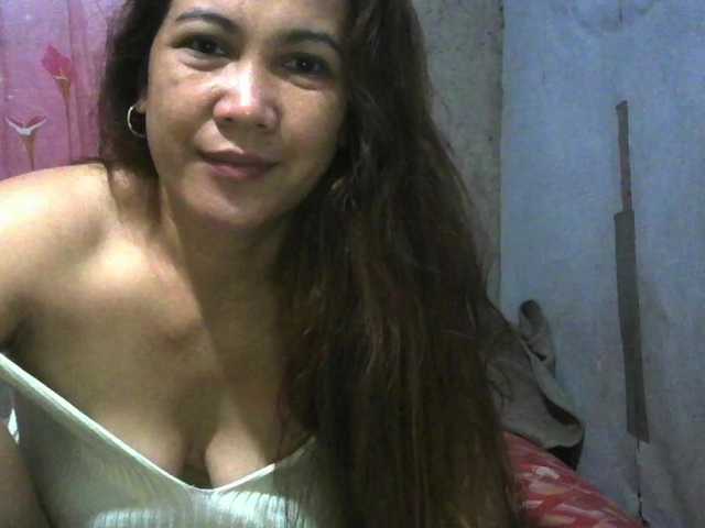 hellokiffy live cam on BongaCams