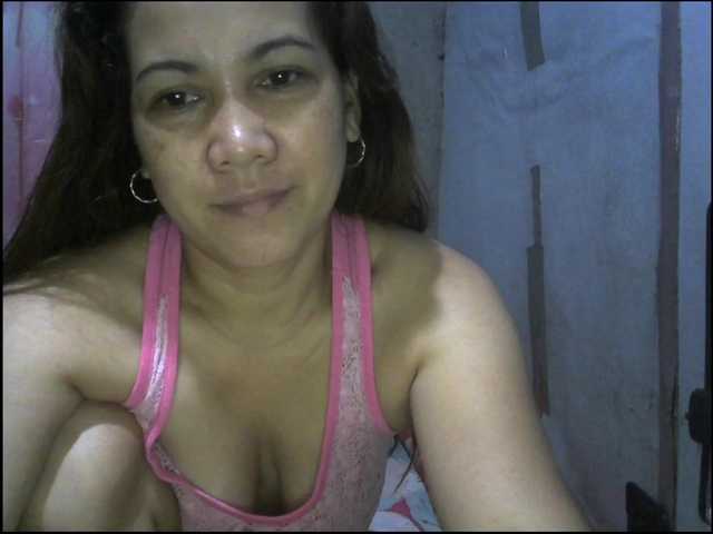 hellokiffy live cam on BongaCams