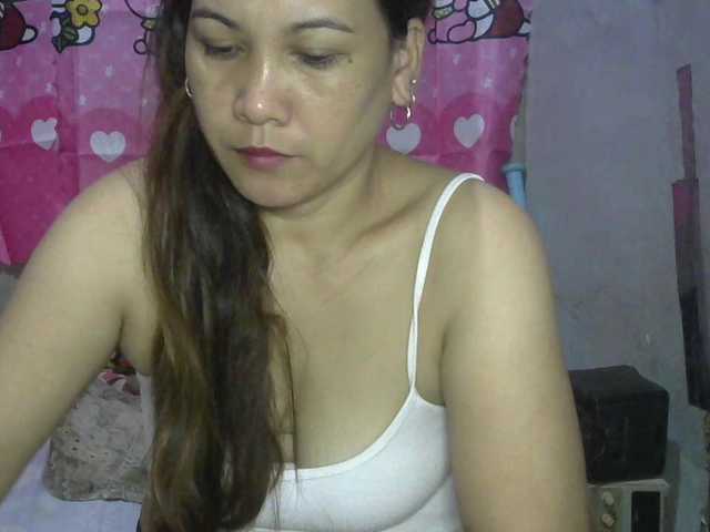 hellokiffy live cam on BongaCams