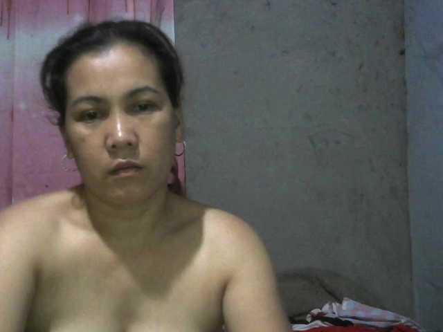 hellokiffy live cam on BongaCams