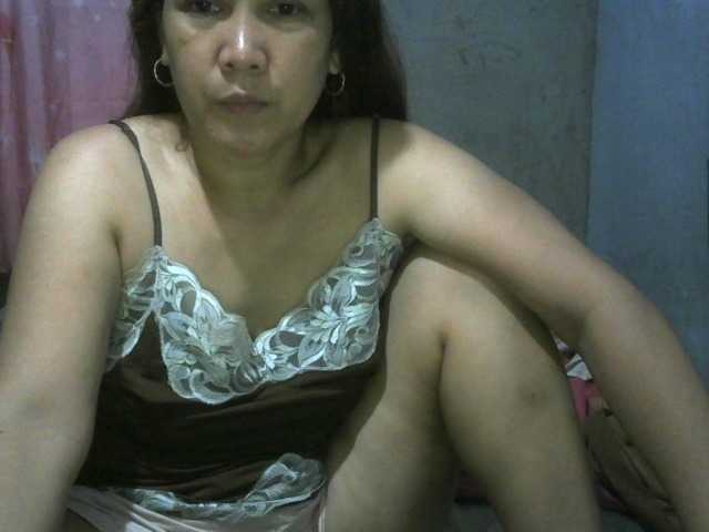 hellokiffy live cam on BongaCams