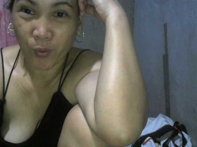 hellokiffy live cam on BongaCams