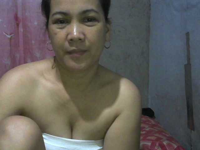 hellokiffy live cam on BongaCams