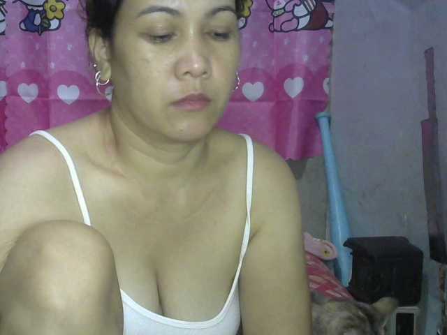 hellokiffy live cam on BongaCams
