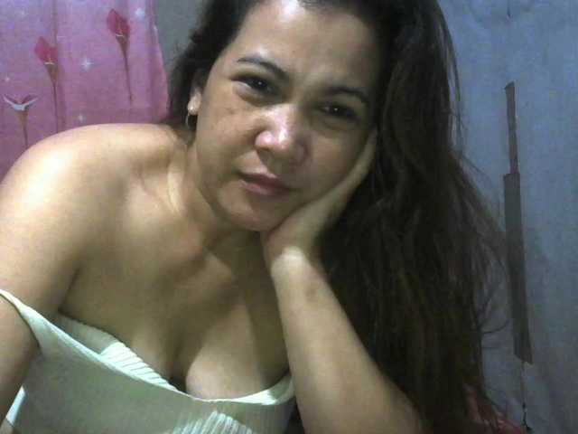 hellokiffy live cam on BongaCams