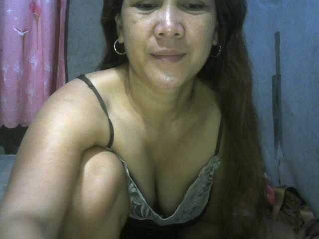 hellokiffy live cam on BongaCams