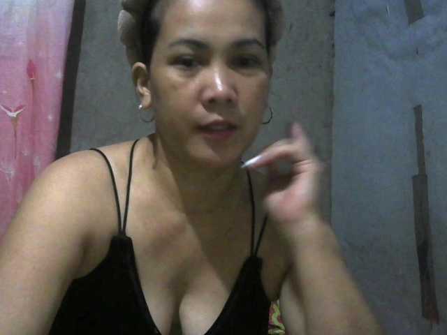hellokiffy live cam on BongaCams