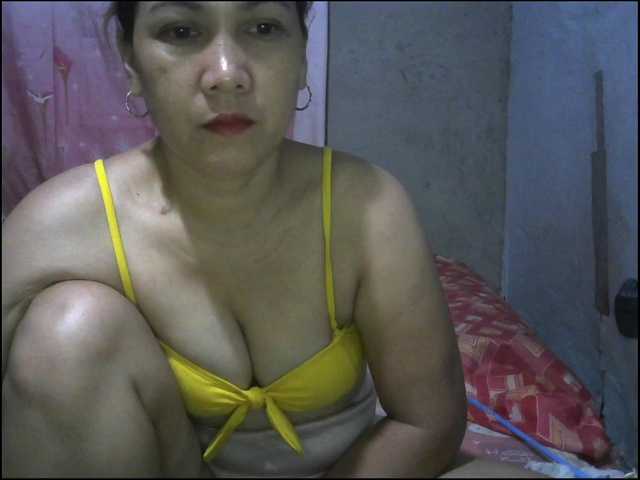 hellokiffy live cam on BongaCams