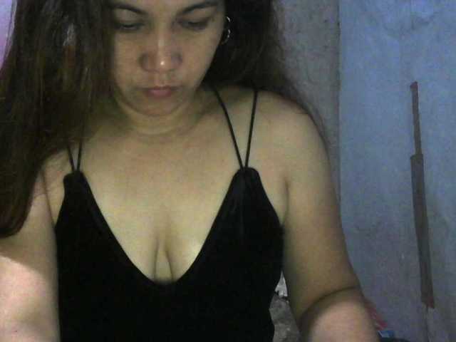 hellokiffy live cam on BongaCams