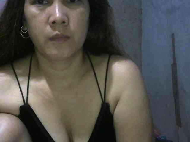 hellokiffy Live Webcam on BongaCams