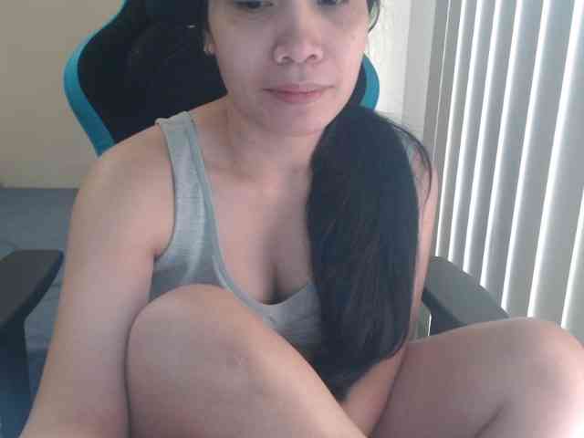 Delicious-bella webcam