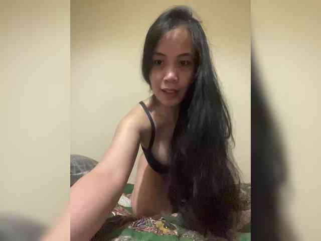 Delicious-bella webcam