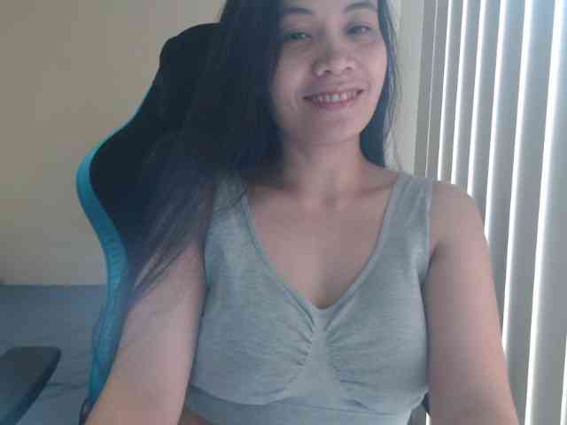 Delicious-bella webcam