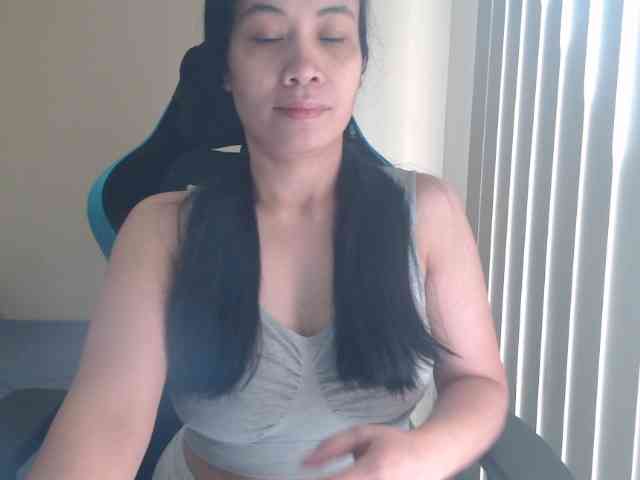 Delicious-bella webcam