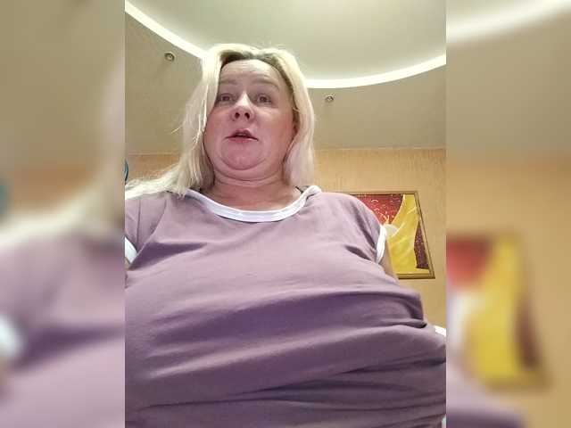 MiraRobens1 live cam preview