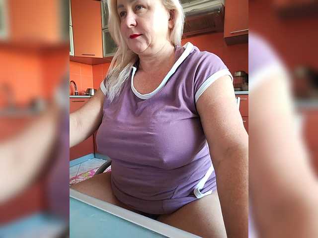 MiraRobens1 live cam on BongaCams