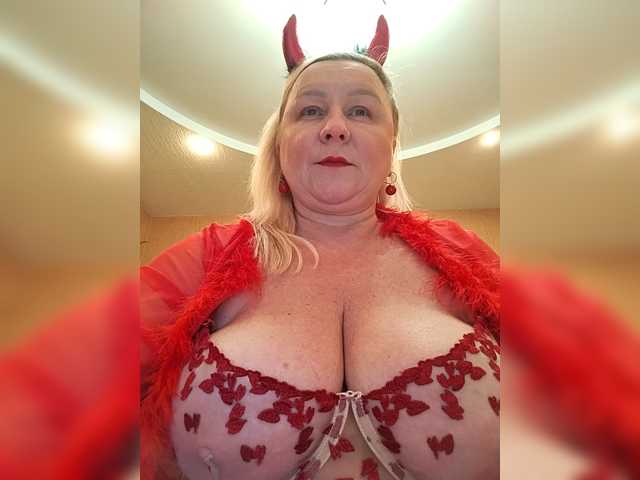 MiraRobens1 live cam preview