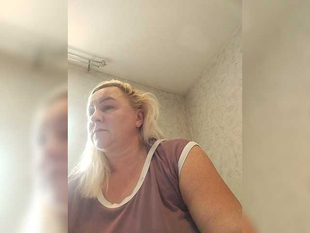 MiraRobens1, en vivo ahora en BongaCams