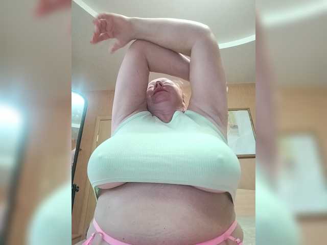 MiraRobens1 live cam on BongaCams
