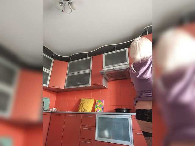 MiraRobens1 live cam on BongaCams