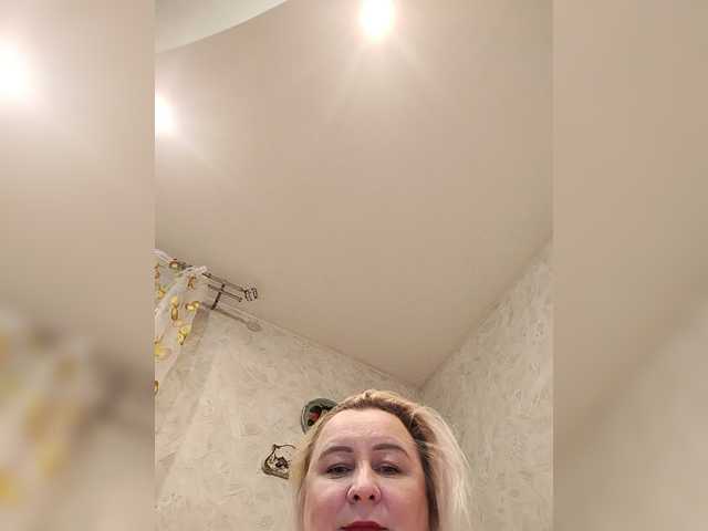 MiraRobens1 live cam on BongaCams