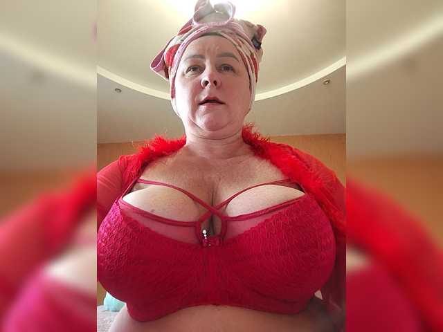 MiraRobens1 live cam on BongaCams