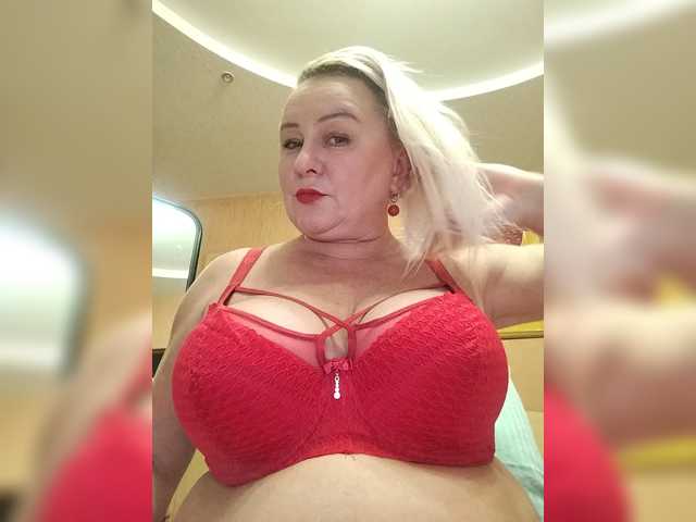 MiraRobens1 live cam on BongaCams