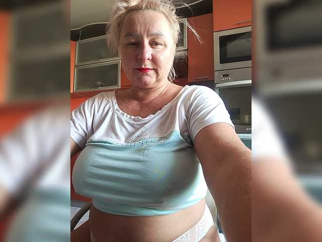 MiraRobens1 live cam on BongaCams