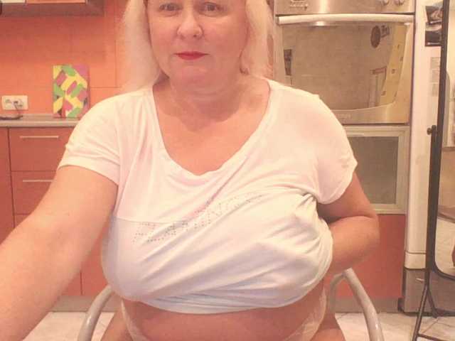 MiraRobens1 live cam on BongaCams