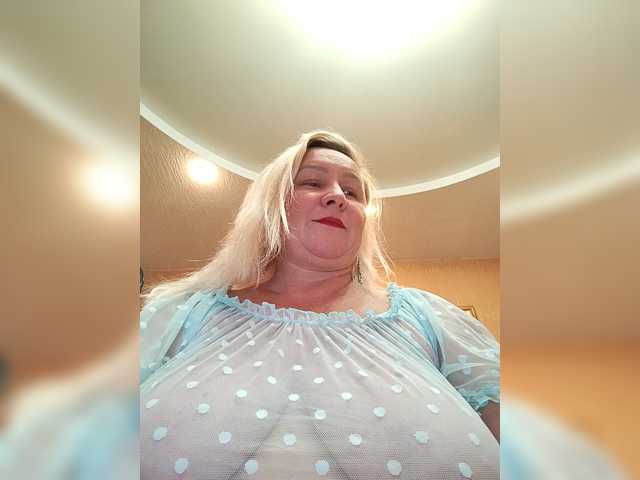 MiraRobens1 live cam preview