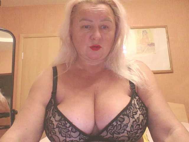 MiraRobens1 live cam