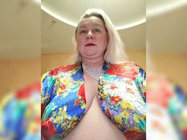 MiraRobens1 live cam on BongaCams