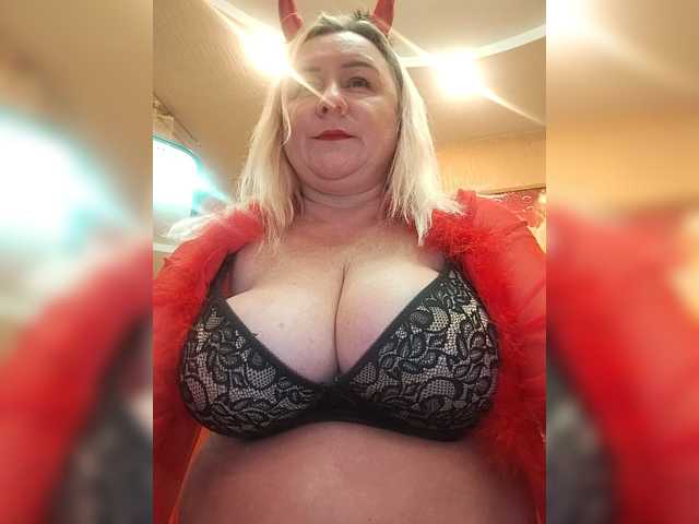 MiraRobens1 live cam preview