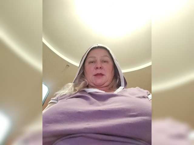 MiraRobens1 live cam preview