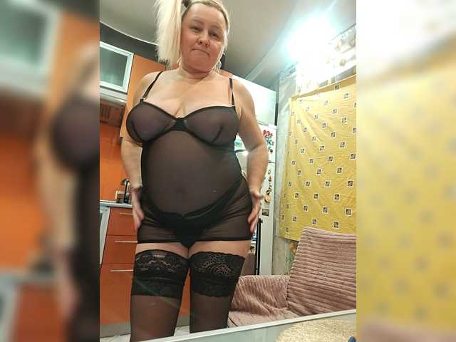 MiraRobens1 live cam on BongaCams
