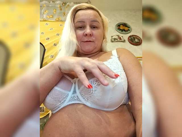 MiraRobens1 live cam preview